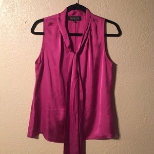 Used magenta sleeveless top size 10P