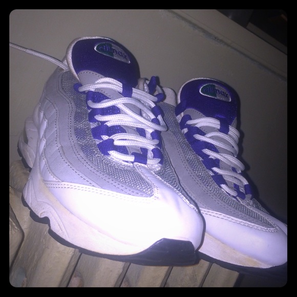 Air max woman's . Wore once . Condition 9/10z