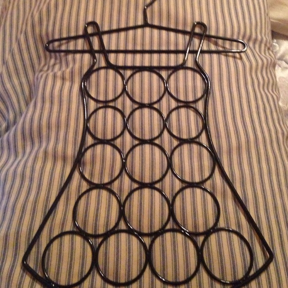 16 whole scarf holder
