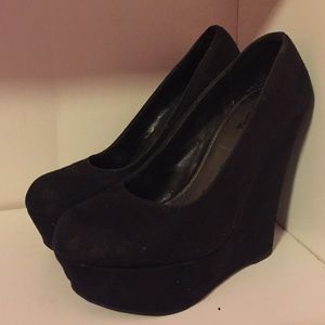 All Black Wedges