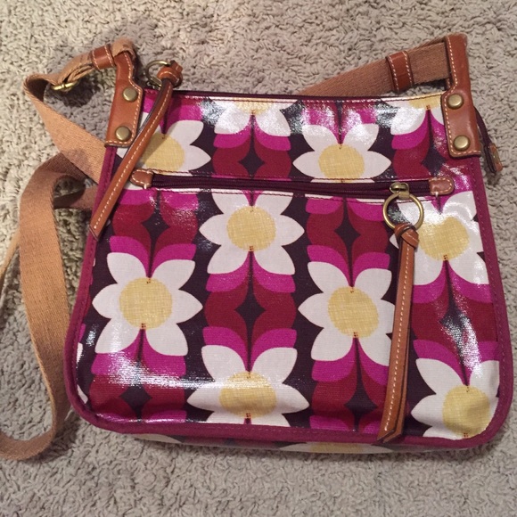 Authentic floral Fossil purse!
