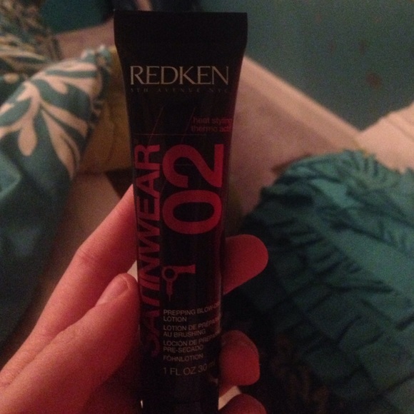 Redken prepping blowdry lotion