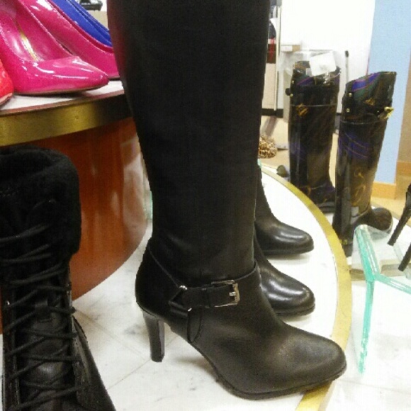 Ralph Lauren tall boots with heel. - Picture 1 of 2