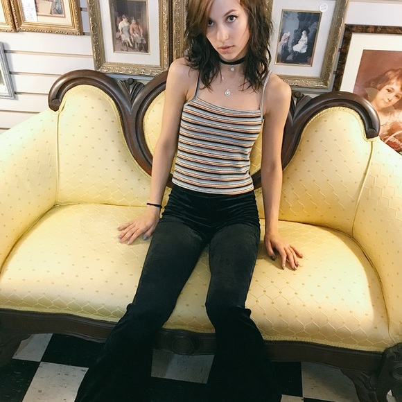 Meet your Posher, Tori - Picture 2 of 2