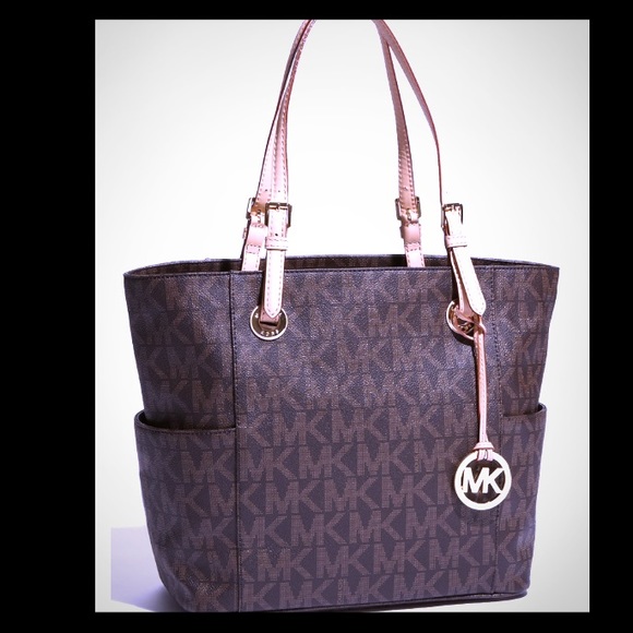 Closet CLEAR OUT❌1.99 shipping until 12/13❗️❗️