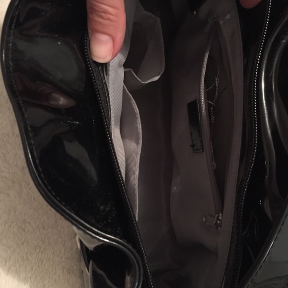 Beijo patent leather handbag - Picture 3 of 4