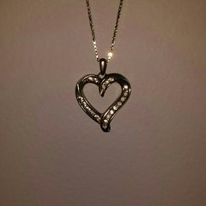 SALE! 14k Real diamond neklace!