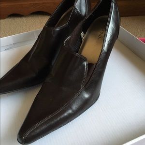 Espresso brown heeled booties