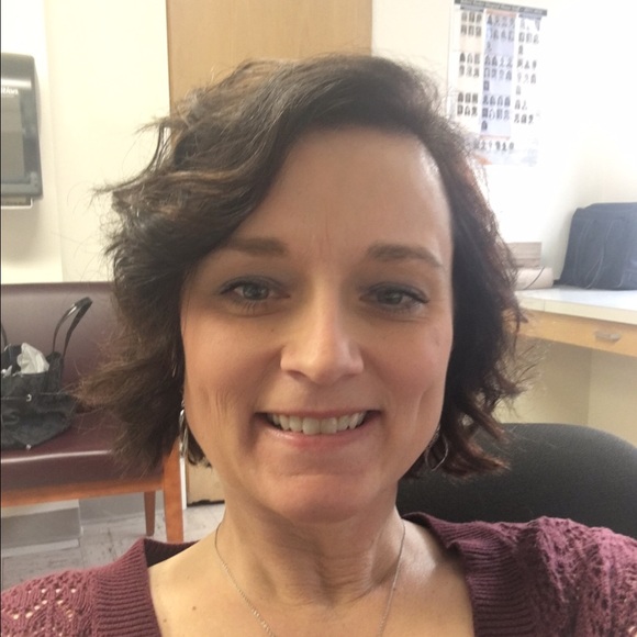 Meet your Posher, Julie - Picture 1 of 1