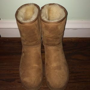 Classic chestnut UGG's