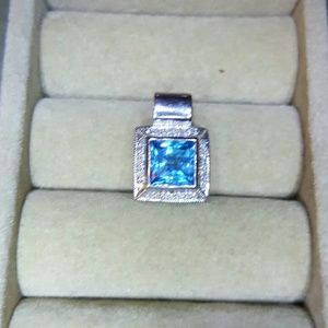 Stunning 14k topaz pendant