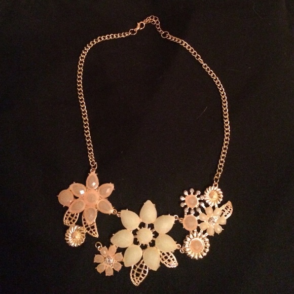 Pink and cream floral necklace!