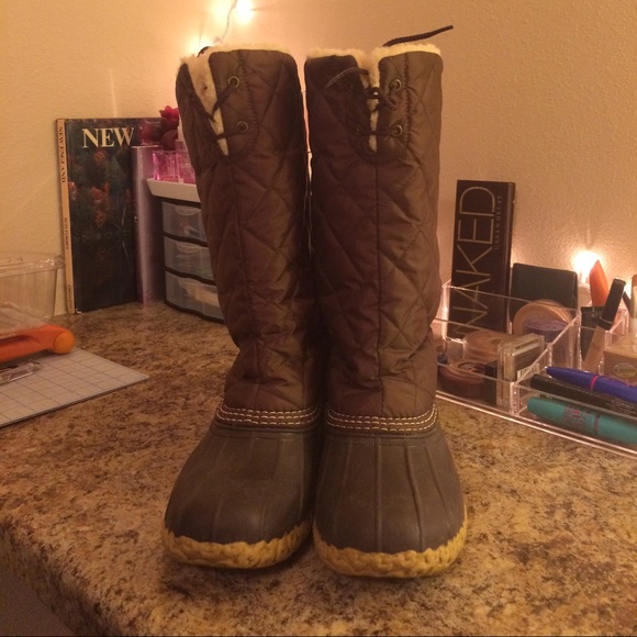 SOLD ON MERC L.L. Bean Boots  10" Shearling Lined - Picture 1 of 4