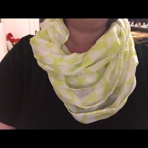 Lightweight infinity scarf