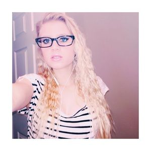 Meet your Posher, Brittney