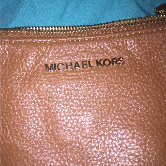 Michael Kors cross body purse - Picture 3 of 4