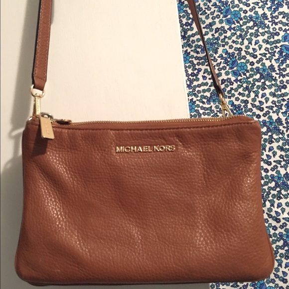 Michael Kors cross body purse - Picture 4 of 4
