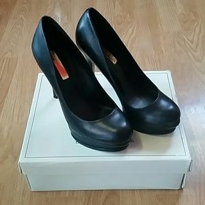 Max Azria Solid Pumps