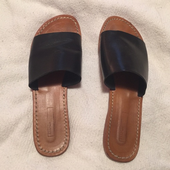 Bdg sandals