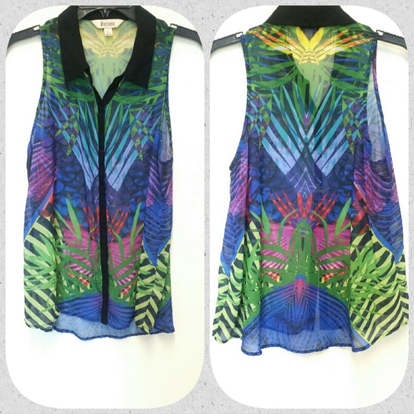 Decree Sleeveless Collard Button Down Blouse