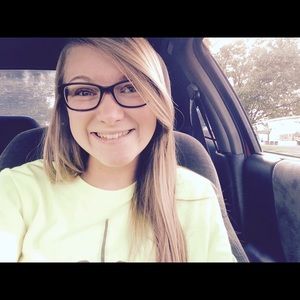 Meet your Posher, Leanne