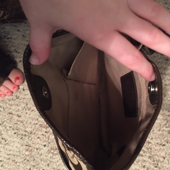 Authentic coach cross body purse - Picture 2 of 2