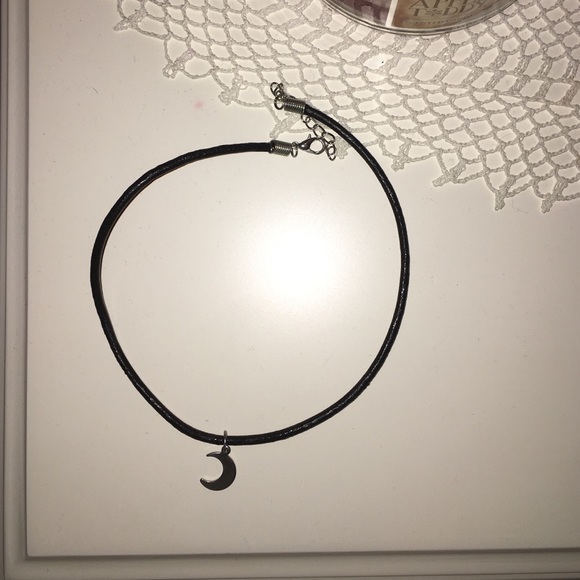 Choker with moon - Picture 1 of 2