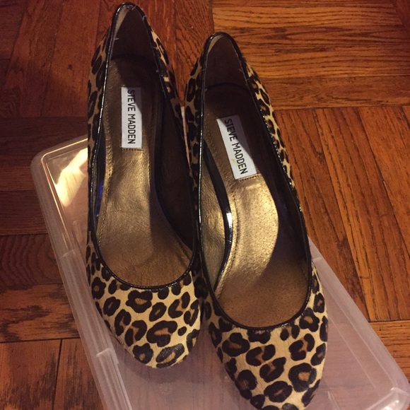Steve Madden Ulltra-L Pumps - Picture 2 of 3