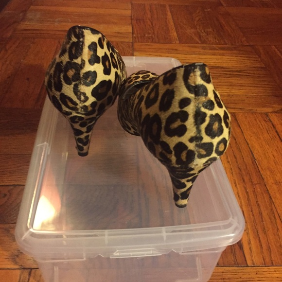 Steve Madden Ulltra-L Pumps - Picture 3 of 3