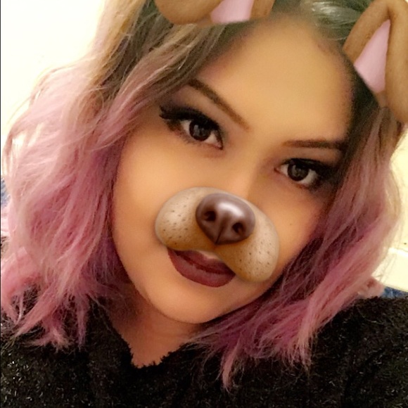 Meet your Posher, Emily - Picture 4 of 4