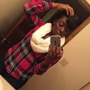 Meet your Posher, Latisha