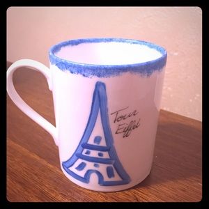 Tour Eiffel coffee mug.