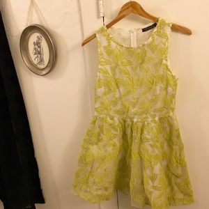 TOPSHOP white minidress chartreuse embroidery Sz 6