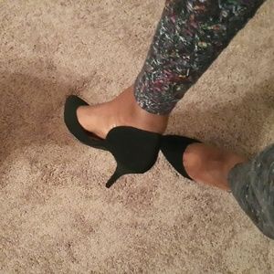 CityClassified black shoe.