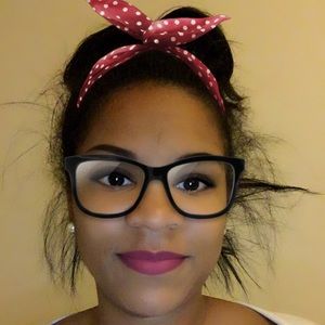 Meet your Posher, Alexis