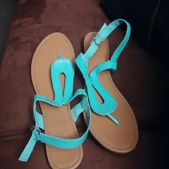 Sandals - Picture 1 of 3