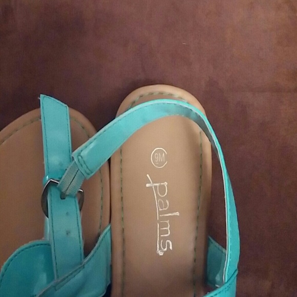 Sandals - Picture 3 of 3