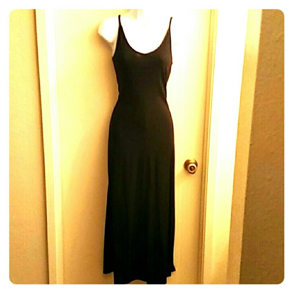 BLACK BACKLESS MAXI