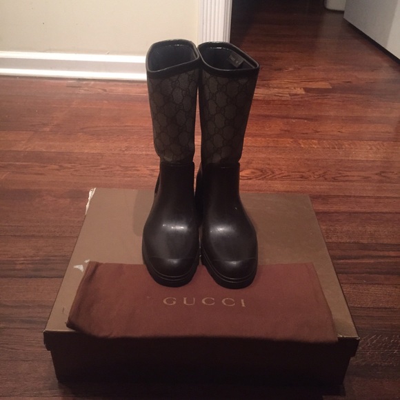 Gucci short rain boots