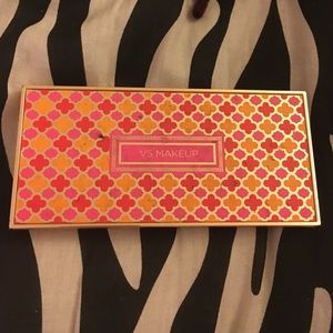 Victoria's Secret eyeshadow palette
