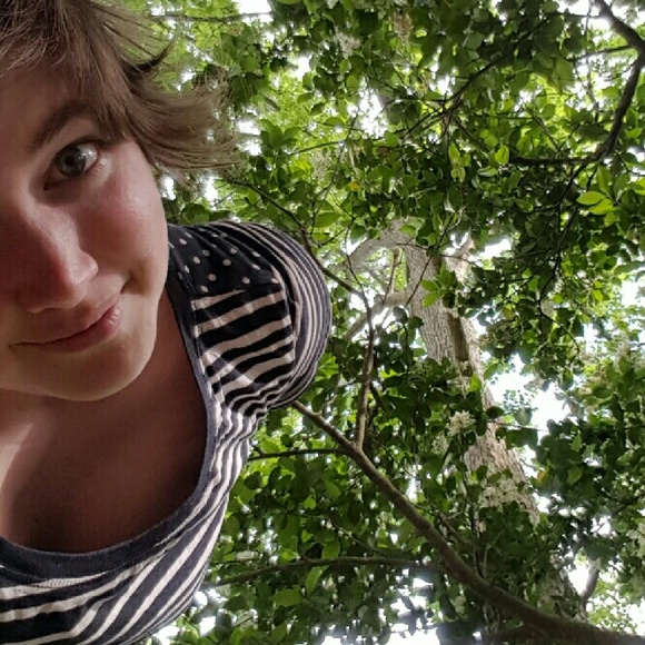 Meet your Posher, Rachel - Picture 3 of 3