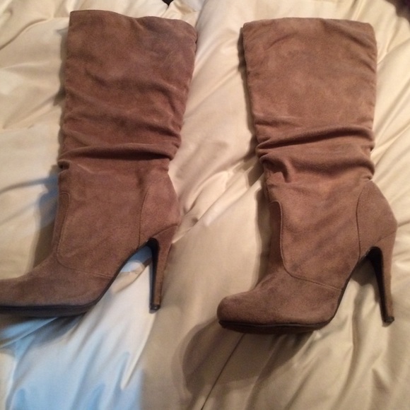 Beige suede boots size 9