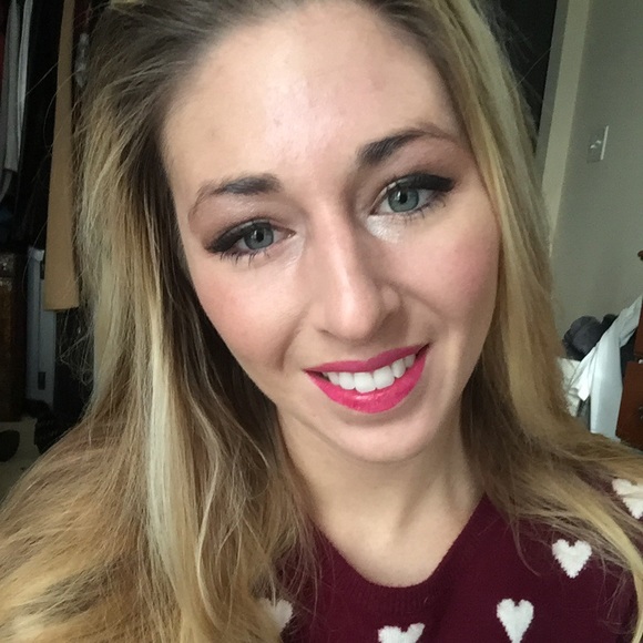 Meet your Posher, Laura
