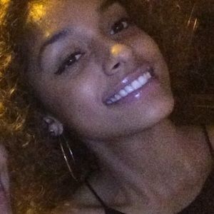 Meet your Posher, Alexus