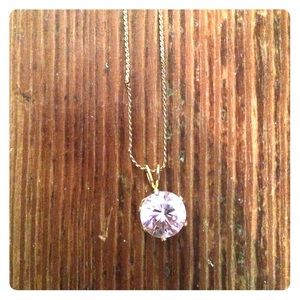 Beautiful necklace with (FAKE) pink diamond💗