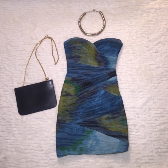 BCBG MAXAZRIA Body Con dress
