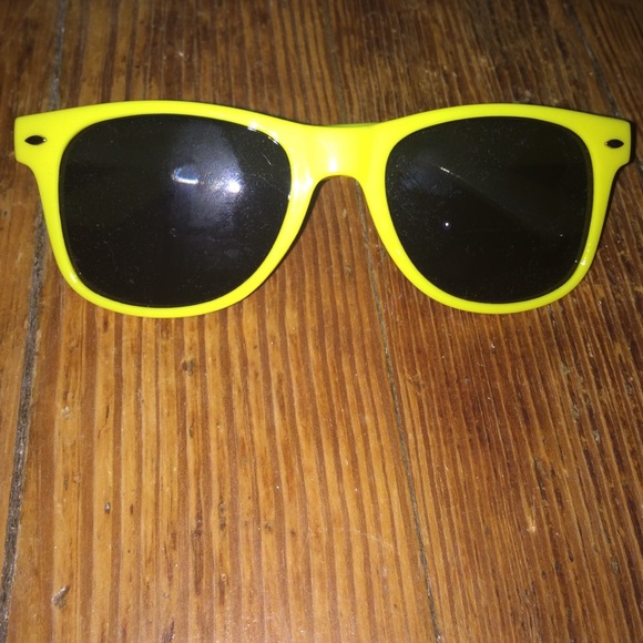 Yellow sunglasses🌞💛 - Picture 1 of 4