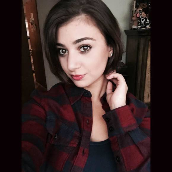 Meet your Posher, Sarah - Picture 1 of 1