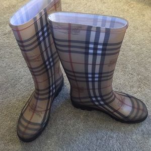 New Burberry Nova Check Rain Boots size 35