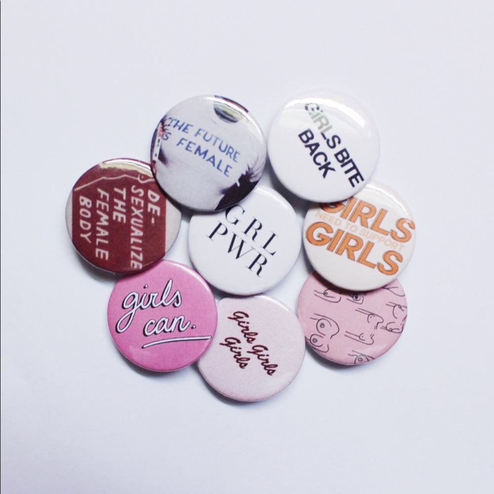 Pin pack #29 - Picture 2 of 2